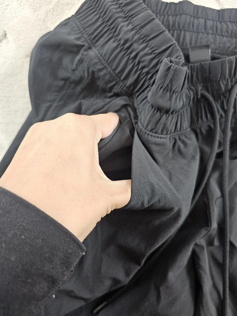 Athleta Avenue Wide Leg Crop Pant Womens 6 in Black Stretchy